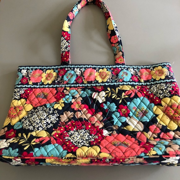 Vera Bradley Handbags - Vera Bradley Tote